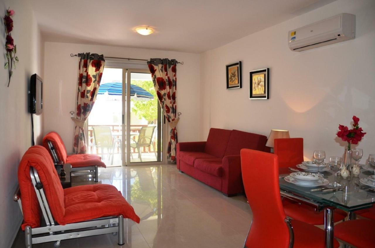 Ground Floor One Bedroom Apartment B2, 3 Pools, Free Wifi Пейя Екстер'єр фото