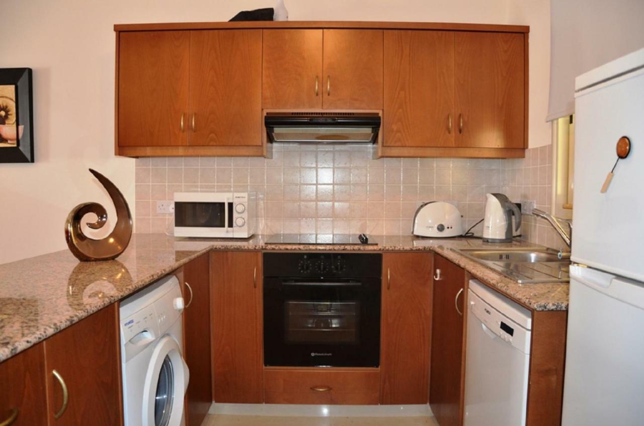 Ground Floor One Bedroom Apartment B2, 3 Pools, Free Wifi Пейя Екстер'єр фото