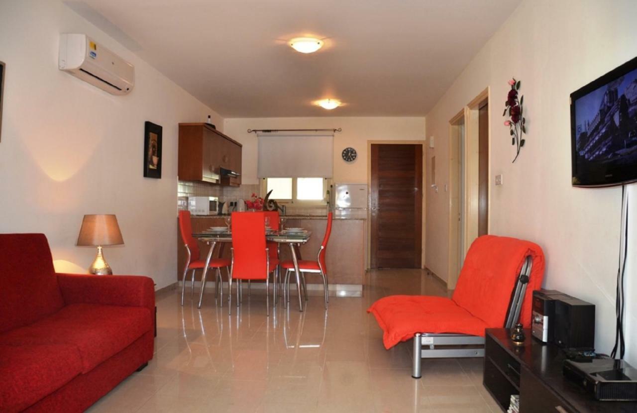 Ground Floor One Bedroom Apartment B2, 3 Pools, Free Wifi Пейя Екстер'єр фото